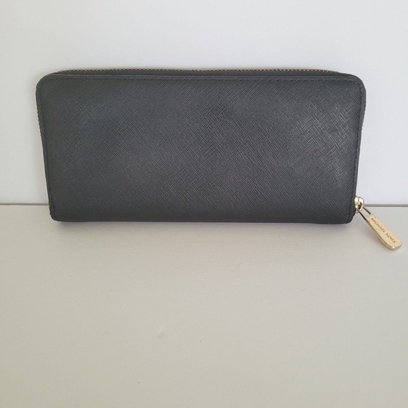 MICHAEL KORS Black Saffiano Leather Zip Around Wallet Card Bill Holder Classic - Picture 2 of 12
